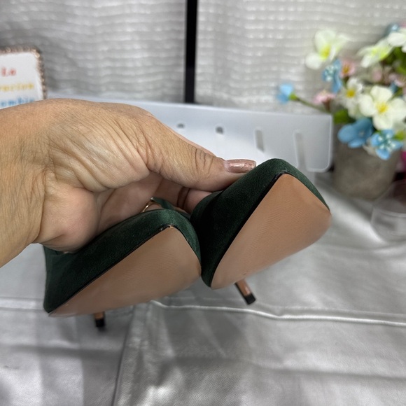 (H2) NWT ASOS DESIGN mid-heeled court shoes in green, size 4/10.3cm - Picture 9 of 9